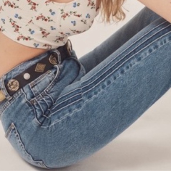 BDG blue mom jeans pin tuck vintage wash w25 L32 - Picture 2 of 6